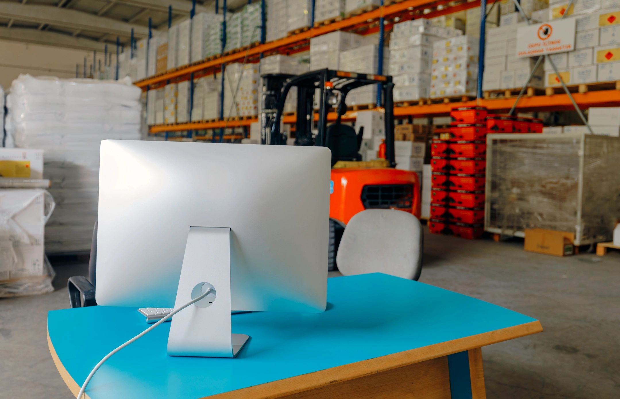 Warehouse and technology operations supporting IT distribution